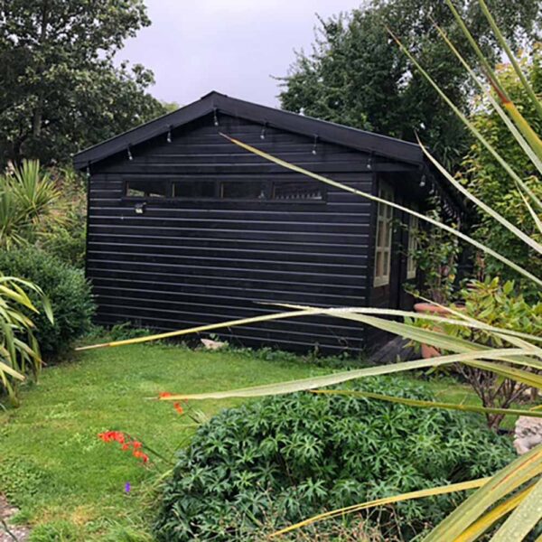 Thorndown-Blackdown-Wood-Paint-on-timber-building