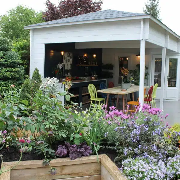 Thorndown-Greymond-and-Bishop-Blue-Wood-Paint-on-summerhouse-Love-Your-Garden-Oxford
