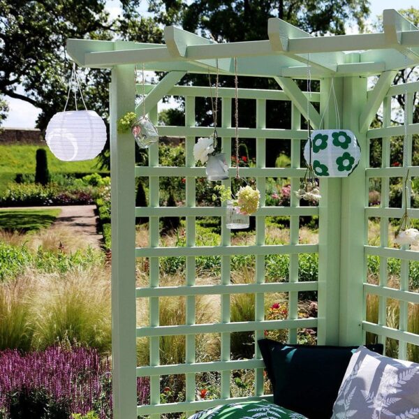 Thorndown-Parlyte-Green-wood-paint-Hutton-Triangular-Corner-Arbour