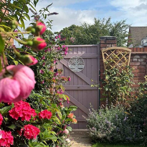 Thorndown-Rock-Rose-Wood-Paint-gate_Luke-The-Pink-Gardener