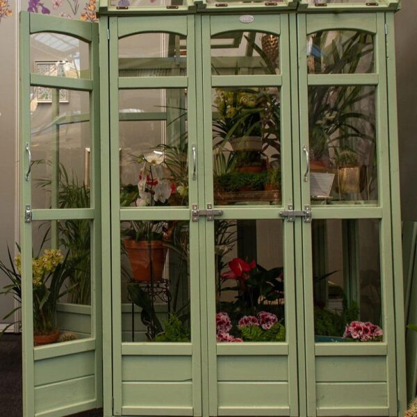 Thorndown-Sedge-Green-greenhouse