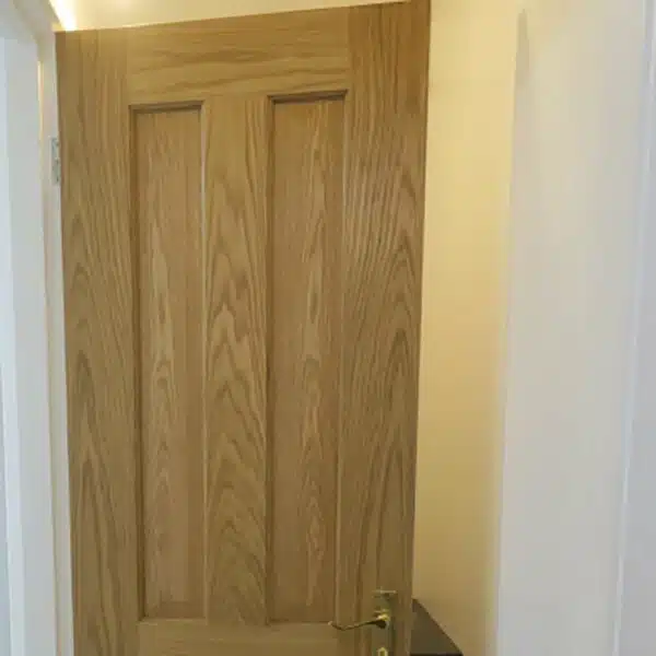 Thorndown-UV-Clear-on-oak-door