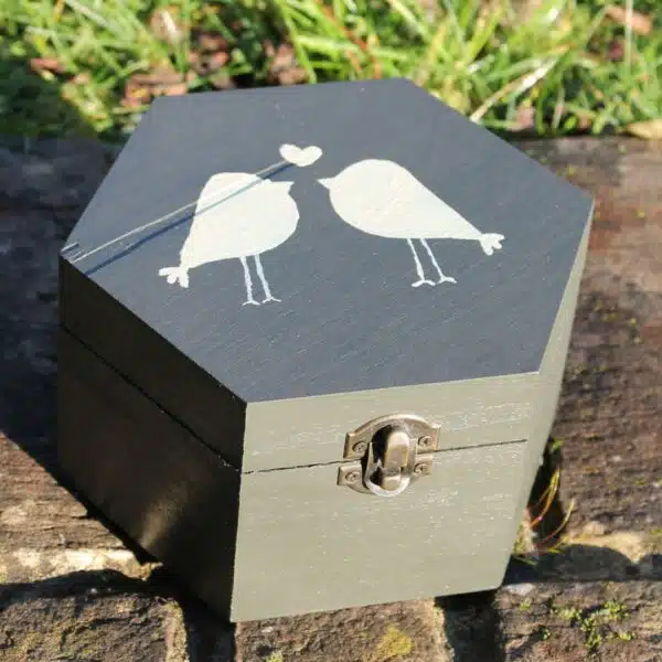 Thorndown-Yew-Green-wood-paint craft box