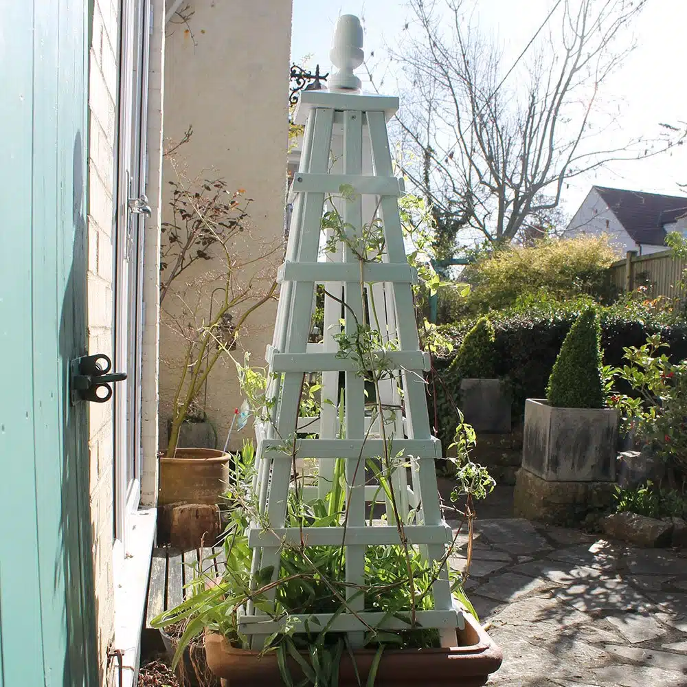 Thorndown-Zinc-Grey-Wood-Paint-obelisk