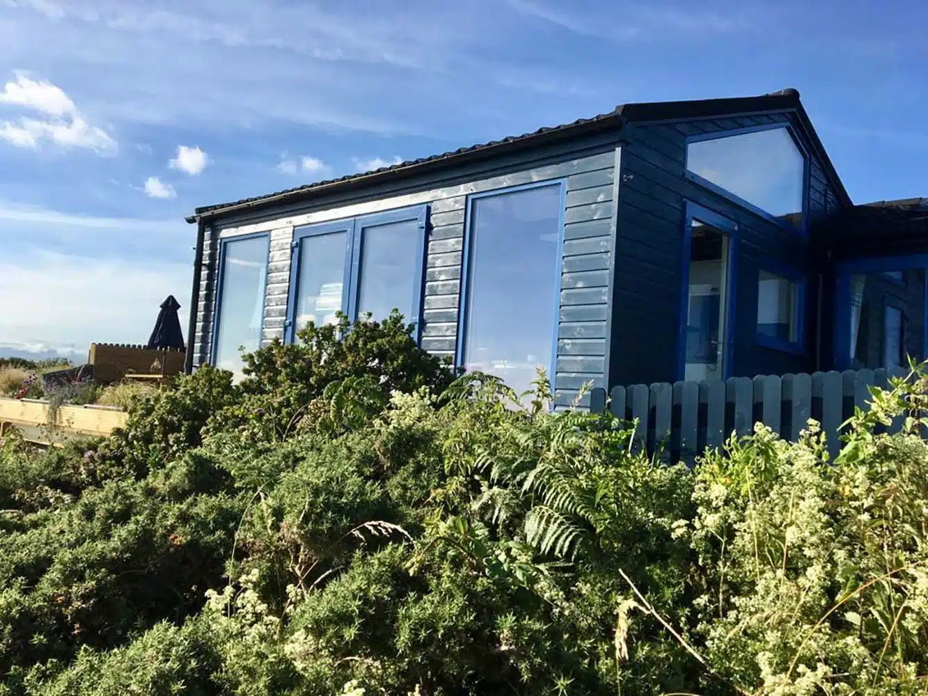 Thorndown-Bishop-Blue-wood-paint-on-cladding