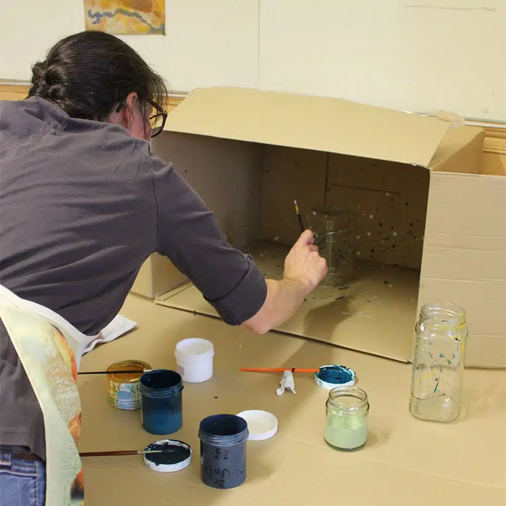 Splattering-Thorndown-Peelable-Glass-Paint-in-box-at-Project-Factory-Workshop4