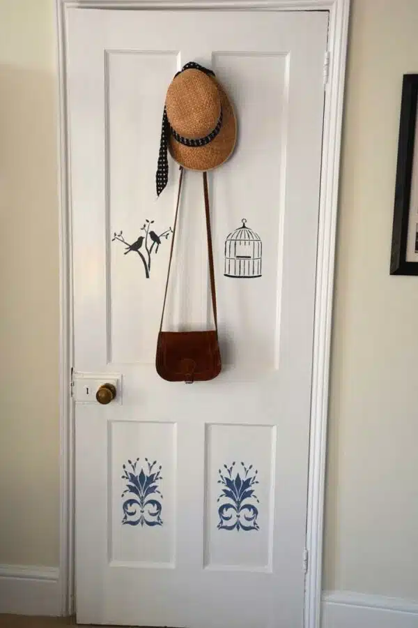 Thorndown-Swan-White-door-with-wood-paint-stencilling
