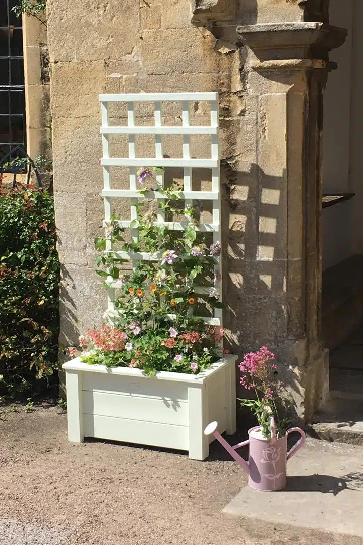 Thorndown-Green-Hairstreak-Wood-Paint-on-Hutton-Small-Trellis-Planter