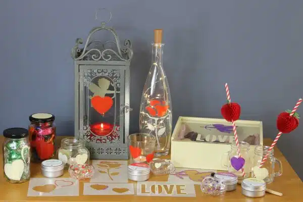 Thorndown-Love-Stencil-Craft-Pack-craft-items