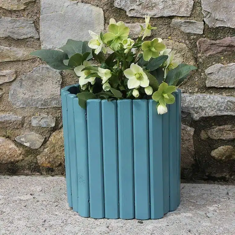 Thorndown-Brue-Blue-Wood-Paint-log-planter