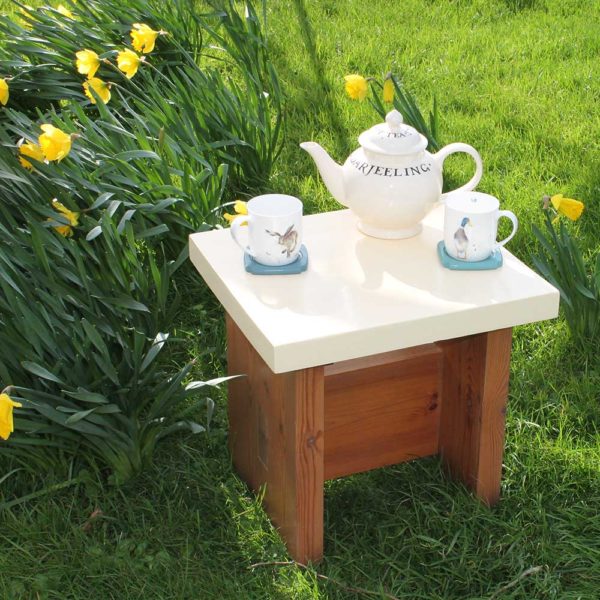 Thorndown-Meadowsweet-Cream-Wood-Paint-table