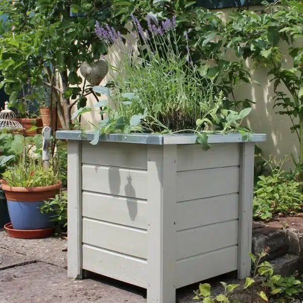 Thorndown-Ebbor-Stone-Wood-Paint-on-Forest-Planter