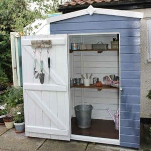 Thorndown-Whey-White-Wood-Paint-interior-with-Hartlake-Blue-exterior