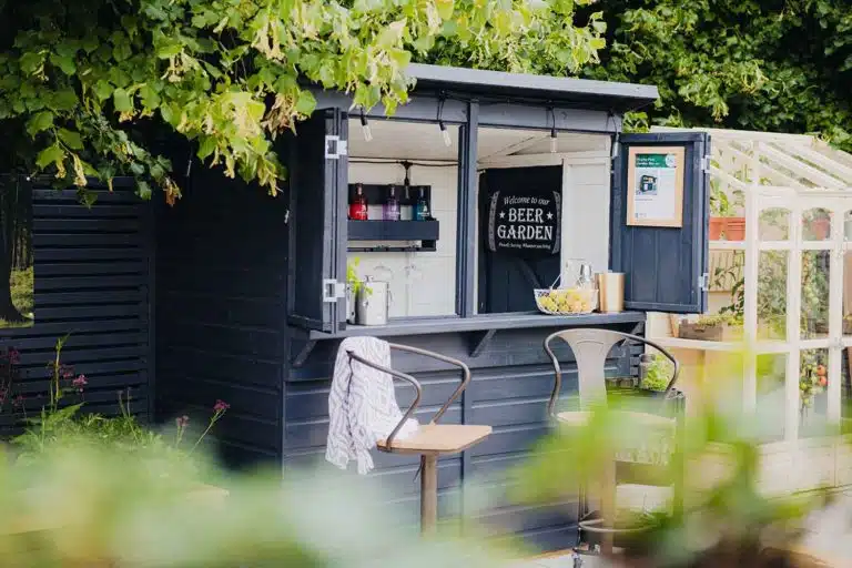 Forest-Garden-Bar_Hampton-Court_Thorndown-Wood-Paint-RAL-7016-Anthracite-Grey-and-Greymond_4