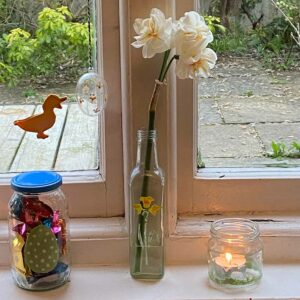 Thorndown-Peelable-Glass-Paint-Easter-Makes_2