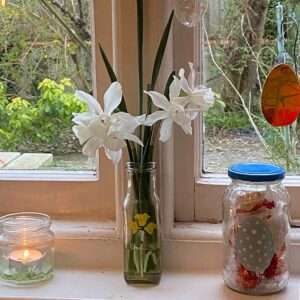 Thorndown-Peelable-Glass-Paint-Easter-Makes_5