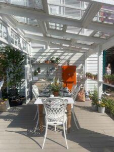 Thorndown-Swan-White-Wood-Paint_Lynne-Lambourne-GARDENA-Chelsea-Flower-Show-2023_2