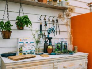 Thorndown-Swan-White-Wood-Paint_Lynne-Lambourne-GARDENA-Chelsea-Flower-Show-2023_7