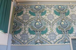 Faye-Suzannah_wall-mural_Glastonbury-Town-Hall_Thorndown-Wood-Paint