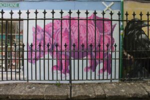 Frank-Harwood-Pink-Rhino-Glastonbury-Mural_Thorndown-Wood-Paint