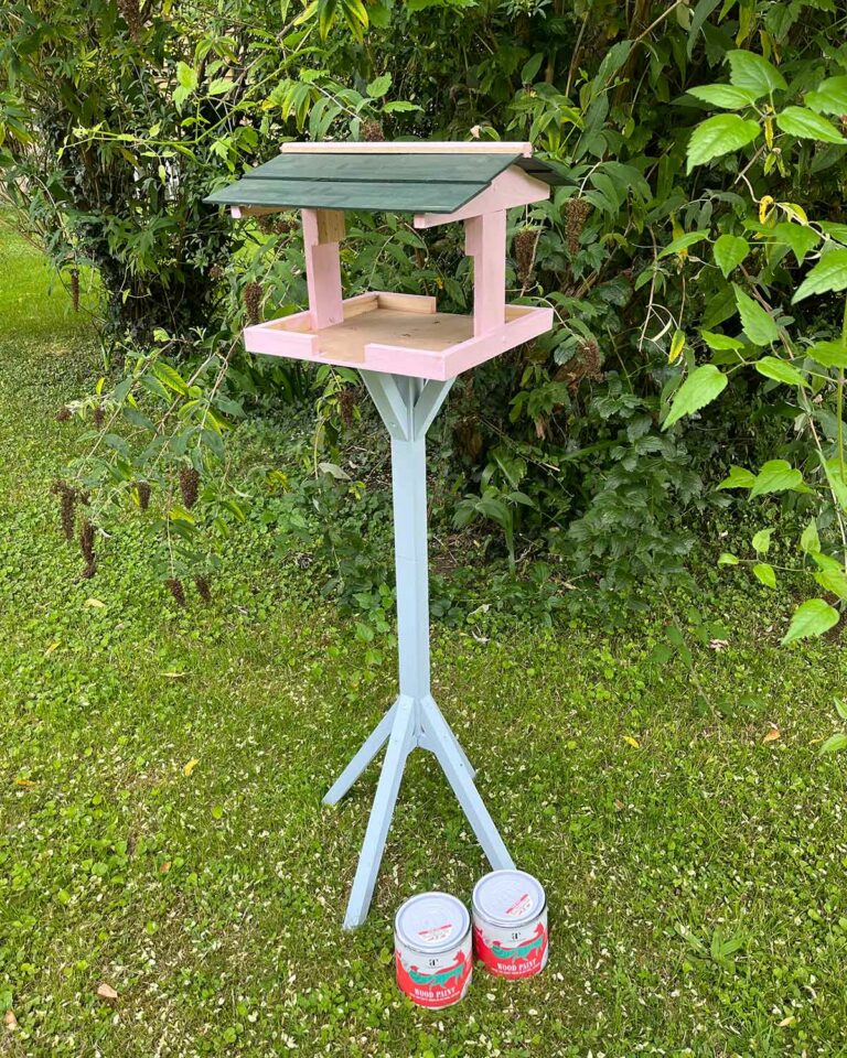 Thorndown-Cheddar-Pink-and-Skylark-Blue-Wood-Paint-on-Ebury-Colection-bird-table_3