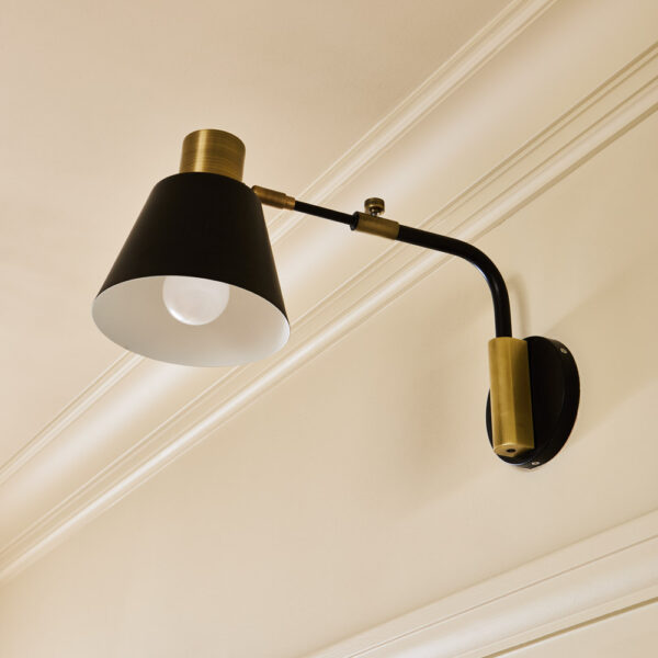 Thorndown-Cow-Parsley-White-Wall-Paint_Lounge-ceiling_Lol-Johnson_sq