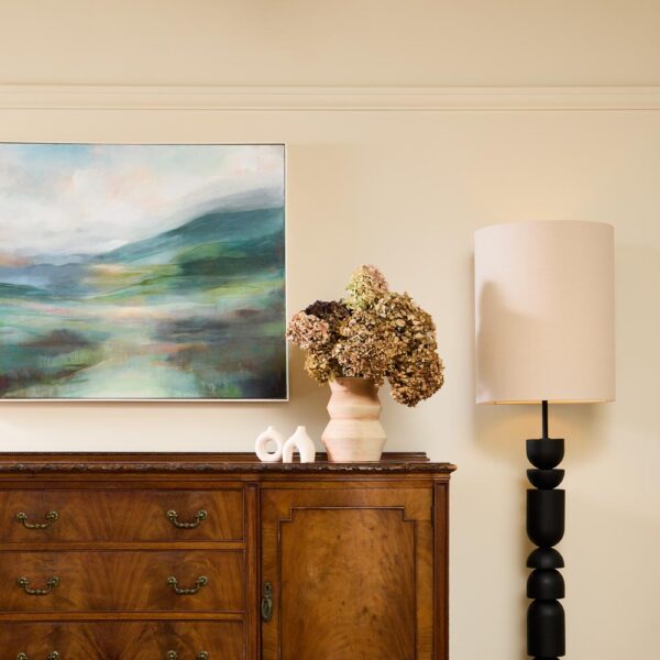 Thorndown-Cow-Parsley-White-Wall-Paint_Lounge-walls_Lol-Johnson_sq
