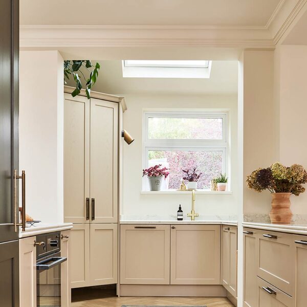 Thorndown-Whey-White-Wall-Paint_Kitchen_sq_Lol-Johnson