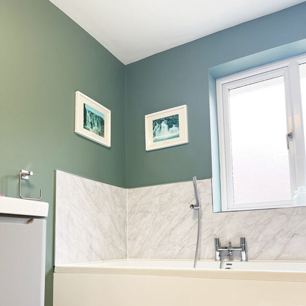 Thorndown-Bullrush-Green-and-Swan-White-Wall-Paint