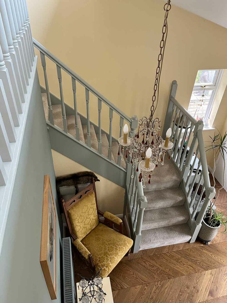 Thorndown-Meadowsweet-Cream-Wall-Paint-and-Tree-Lichen-Wood-Paint-bannisters