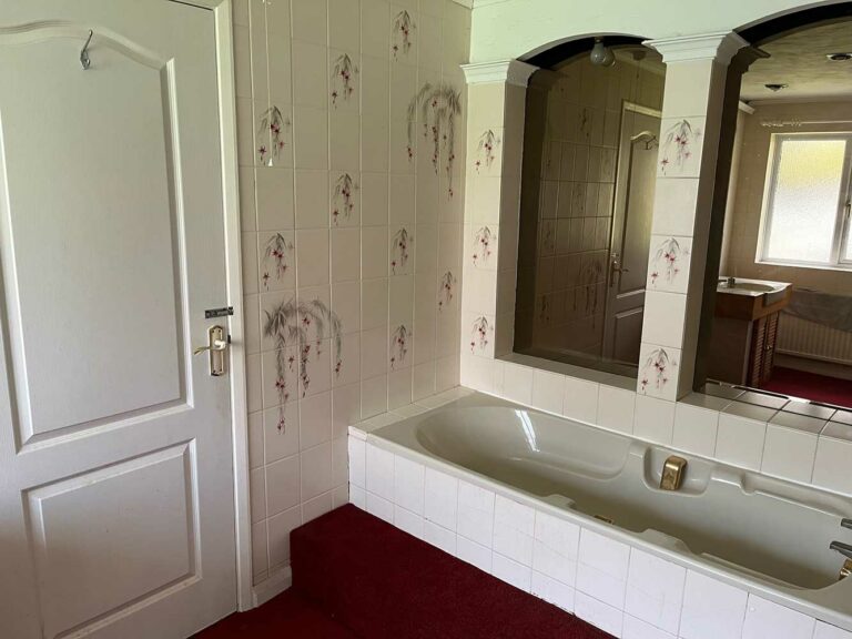 Bathroom-before_1