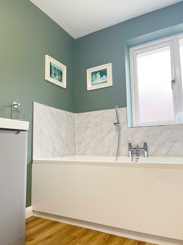 Thorndown-Bullrush-Green-and-Swan-White-Wall-Paint-in-bathroom